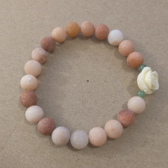 Floral bracelet - Picture 7 of 9